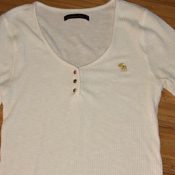Abercrombie and Fitch Medium cream top - Picture 3 of 6